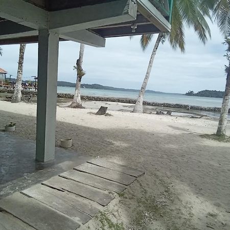 Buccaneer Resort Carenero Exterior photo