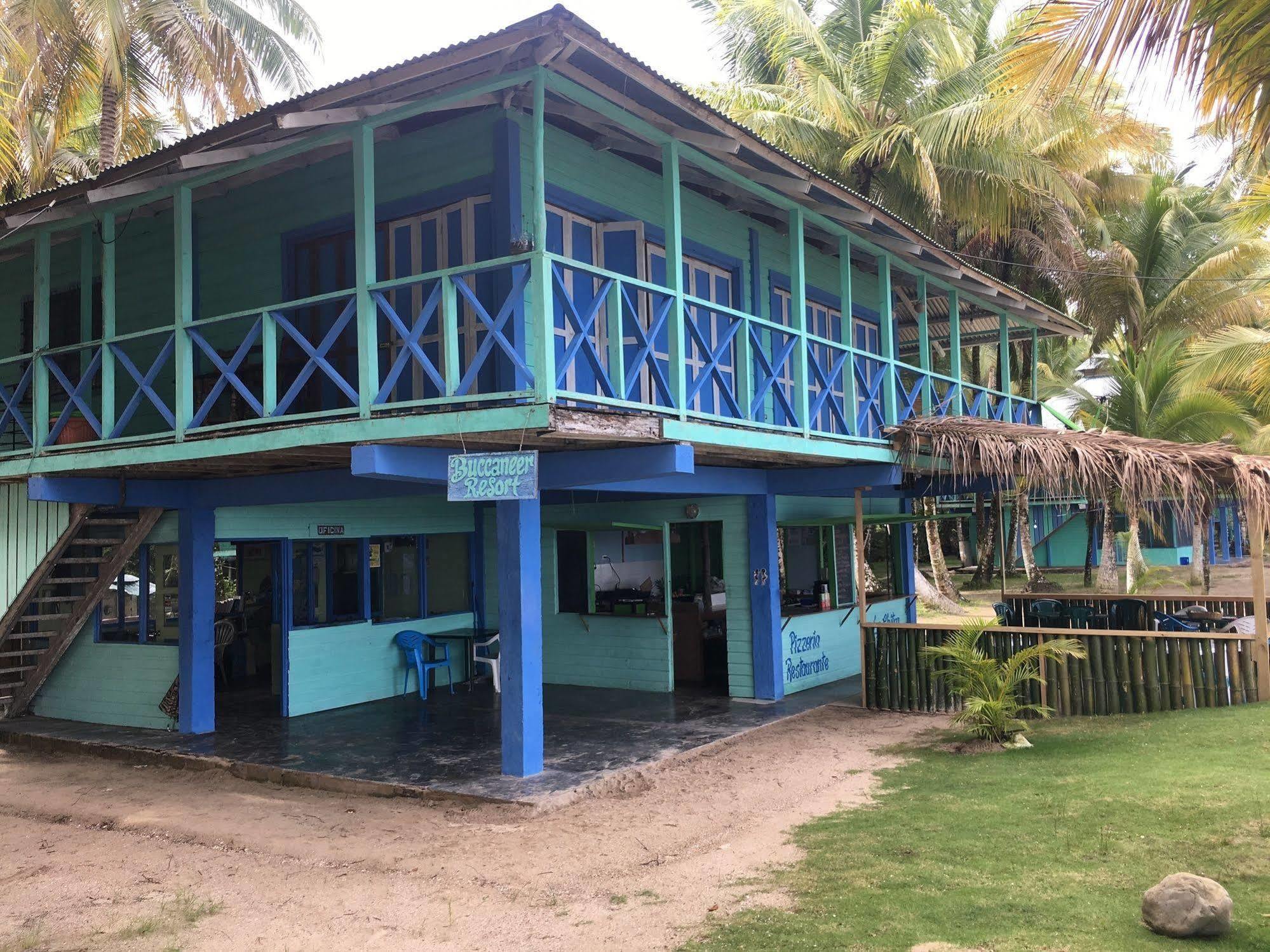 Buccaneer Resort Carenero Exterior photo